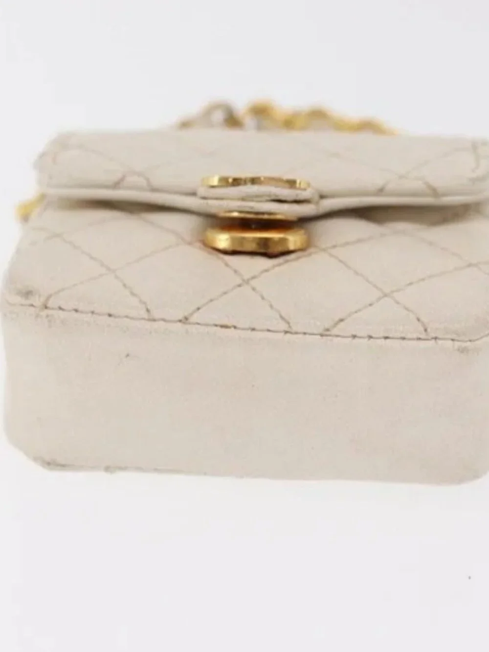 CHANEL Matelasse Key Holder Lamb Skin White Gold CC Auth bs33121